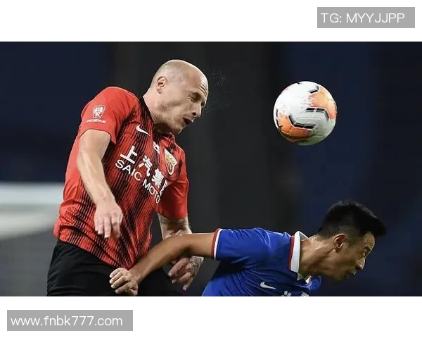 上海上港与申花的激烈对决谁将胜出期待精彩瞬间再度上演 上海上港与申花的激烈对决谁将胜出期待精彩瞬间再度上演