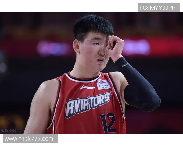 李慕豪：从篮球新星到职业生涯巅峰的励志故事与奋斗历程