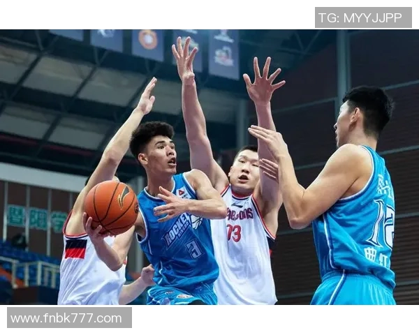 时代广州与上海久事的精彩对决展现篮球魅力与城市精神的碰撞 时代广州与上海久事的精彩对决展现篮球魅力与城市精神的碰撞