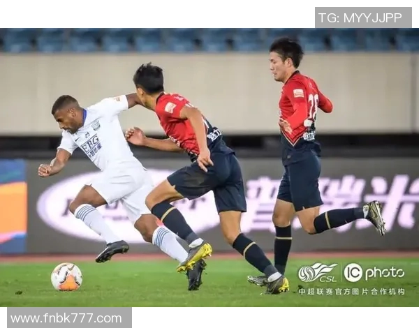 深圳佳兆业迎战梅州球队全力以赴争取胜利的精彩对决分析 深圳佳兆业迎战梅州球队全力以赴争取胜利的精彩对决分析