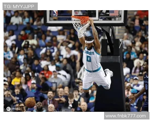 2015年黄蜂与灰熊精彩对决全场回顾与赛况分析 2015年黄蜂与灰熊精彩对决全场回顾与赛况分析