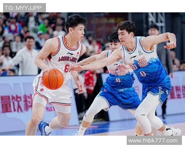 曾凡博的篮球之路：从青涩少年到耀眼明星的成长历程与未来展望