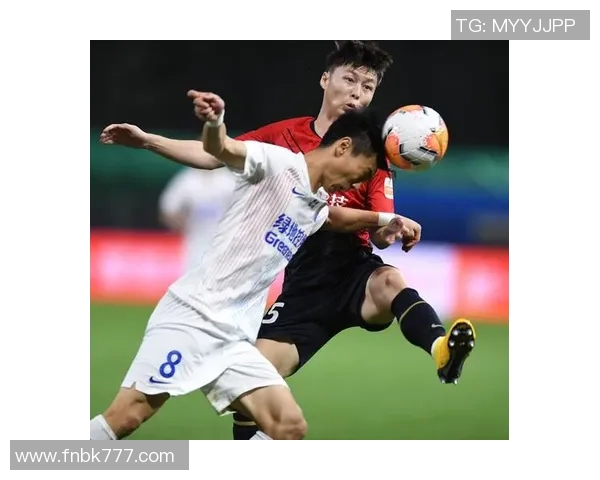 深圳足球队中路突破的优势与挑战分析探讨